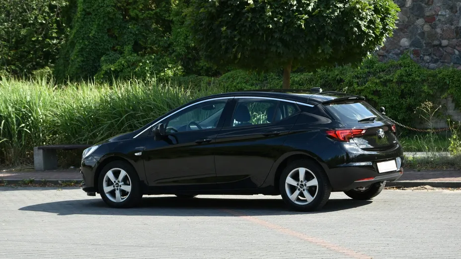 OPEL Astra -