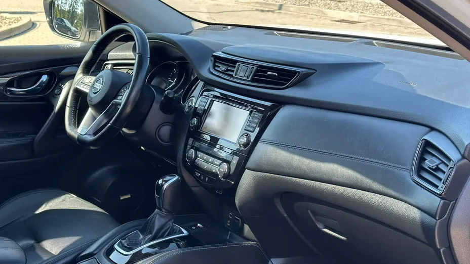 NISSAN X-Trail -