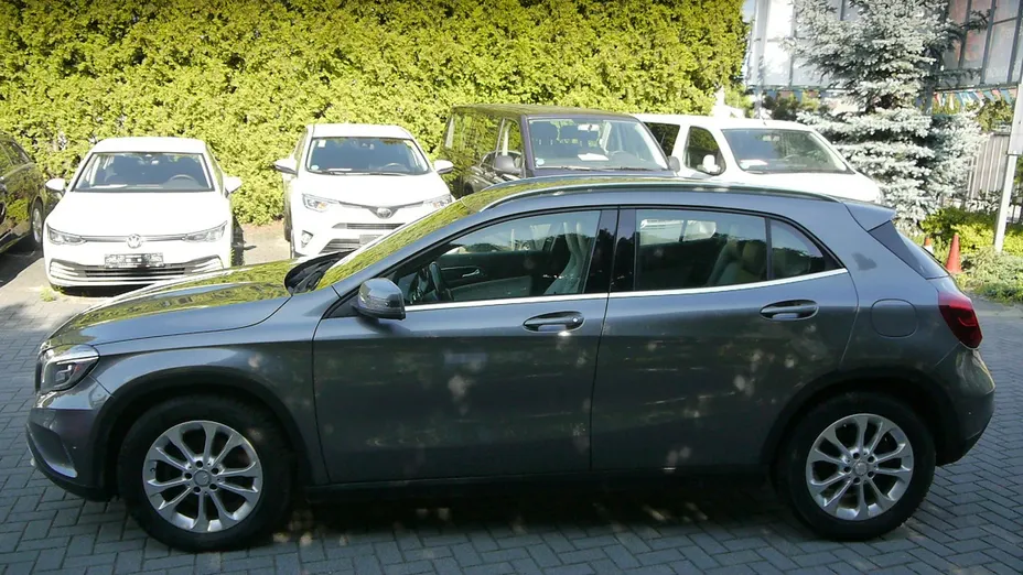 MERCEDES-BENZ GLA -