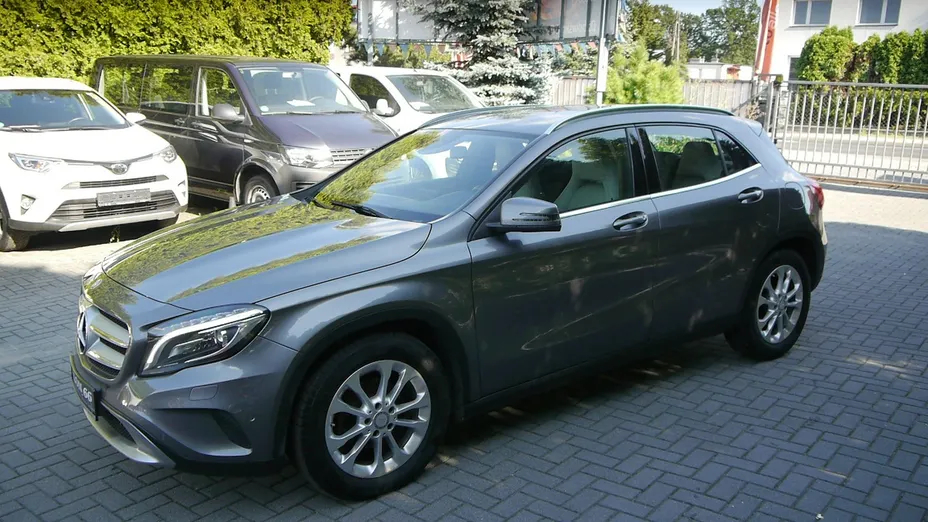 MERCEDES-BENZ GLA -