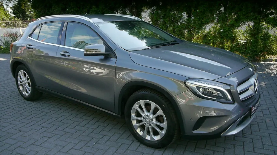 MERCEDES-BENZ GLA -