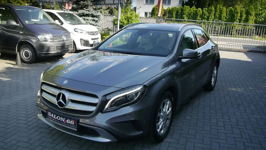 MERCEDES-BENZ GLA -