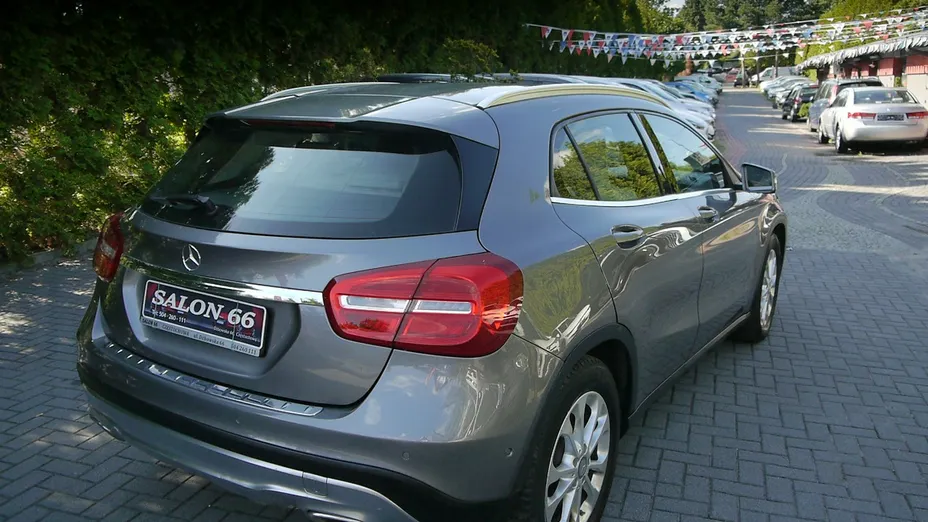MERCEDES-BENZ GLA -