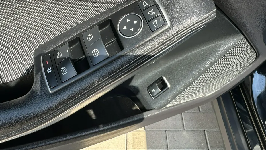 MERCEDES-BENZ GLA -