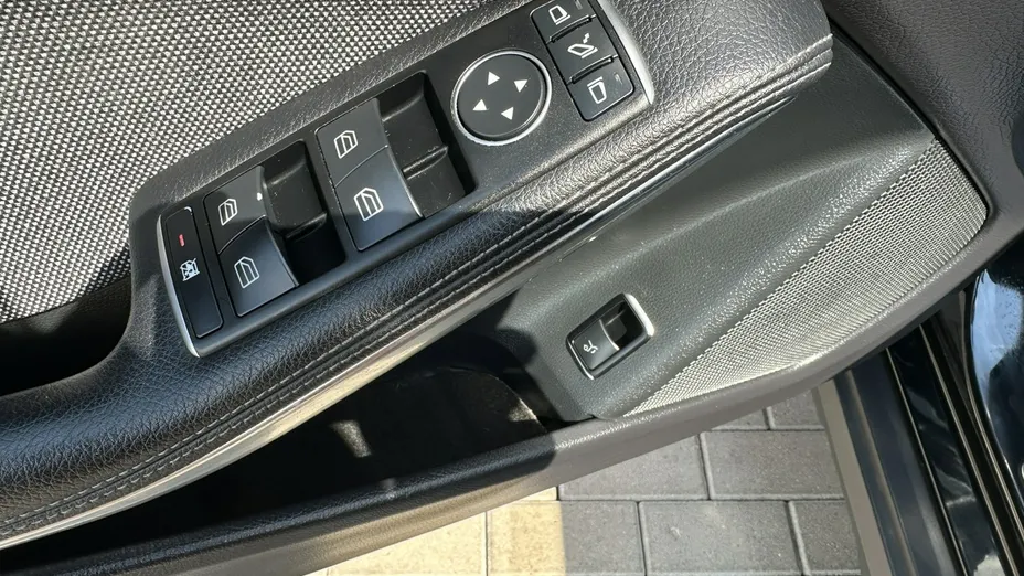 MERCEDES-BENZ GLA -
