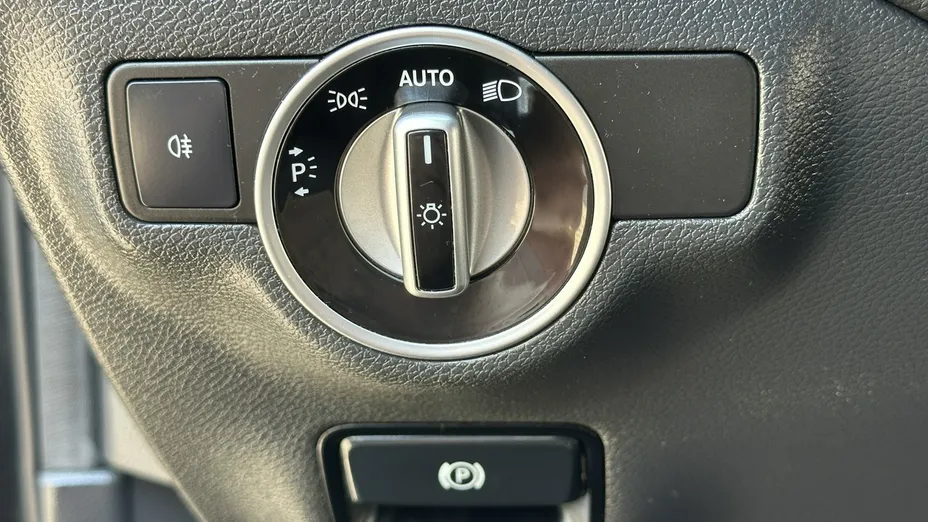 MERCEDES-BENZ GLA -