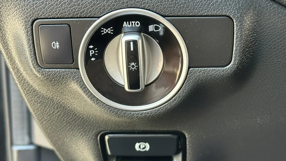 MERCEDES-BENZ GLA -