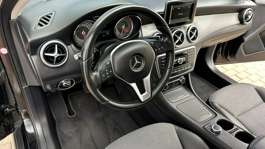 MERCEDES-BENZ GLA -