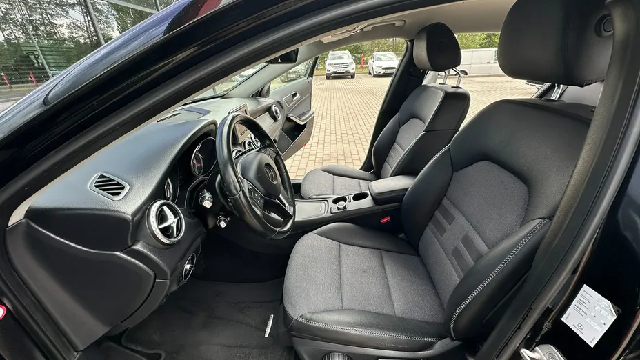 MERCEDES-BENZ GLA -
