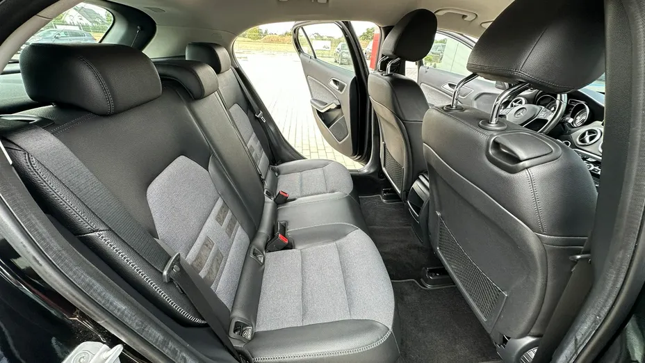 MERCEDES-BENZ GLA -