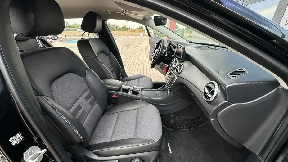 MERCEDES-BENZ GLA -