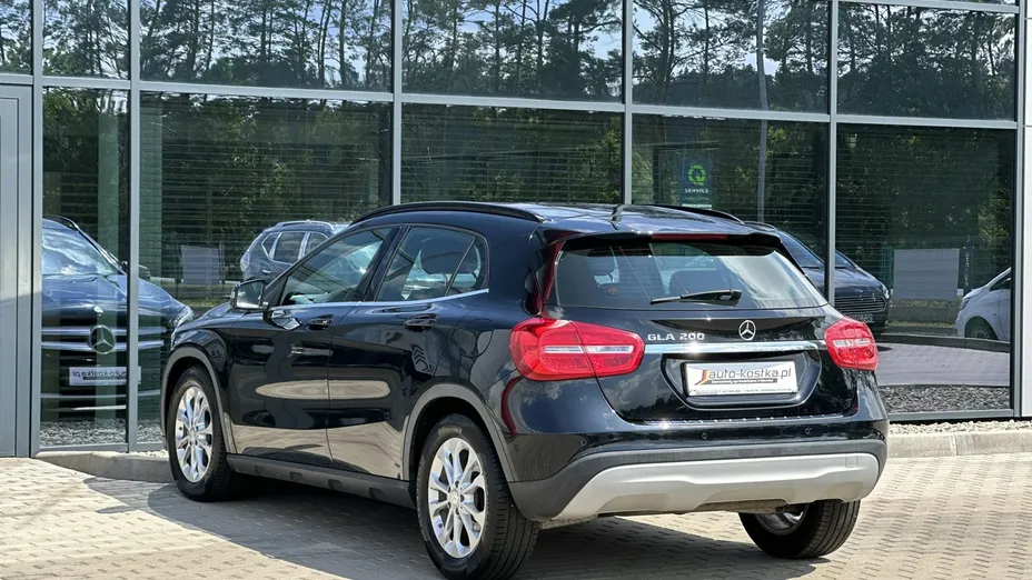 MERCEDES-BENZ GLA -
