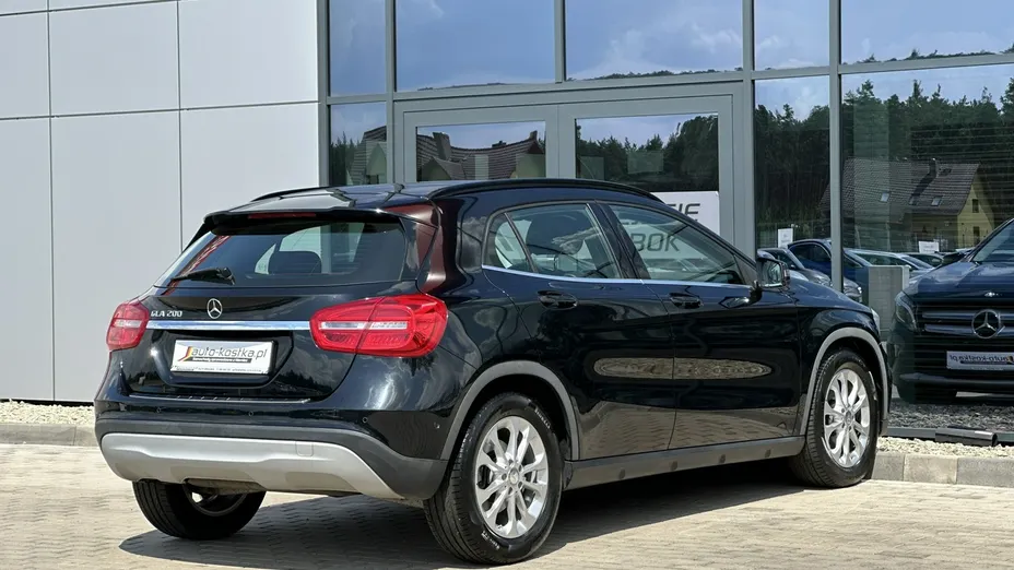 MERCEDES-BENZ GLA -