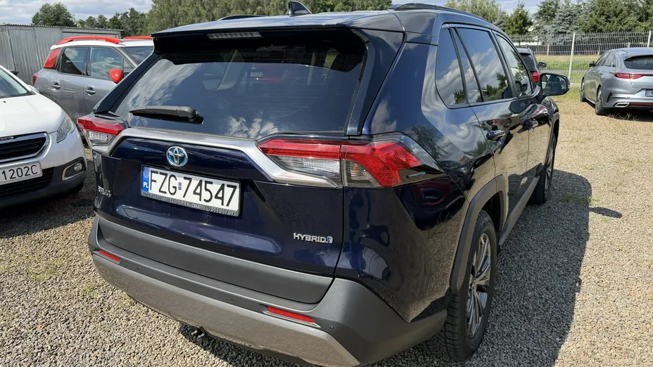 TOYOTA RAV4 -