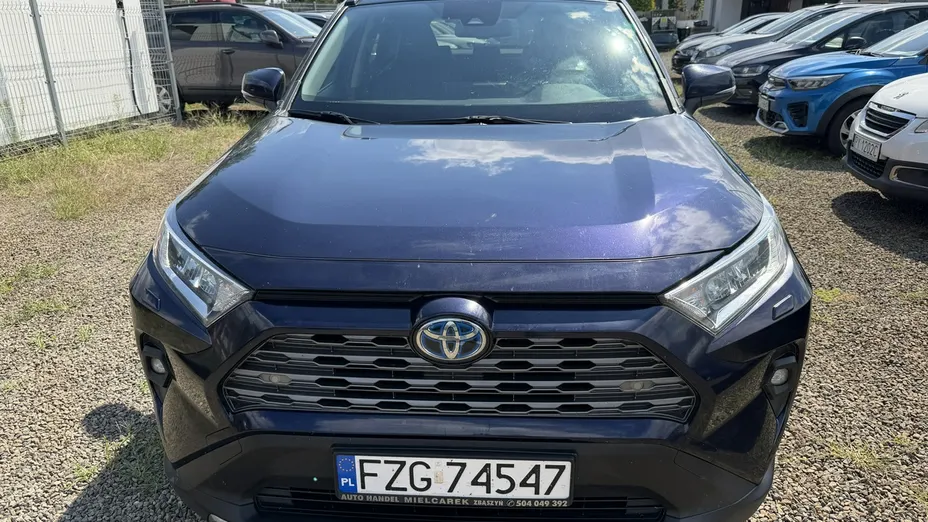 TOYOTA RAV4 -