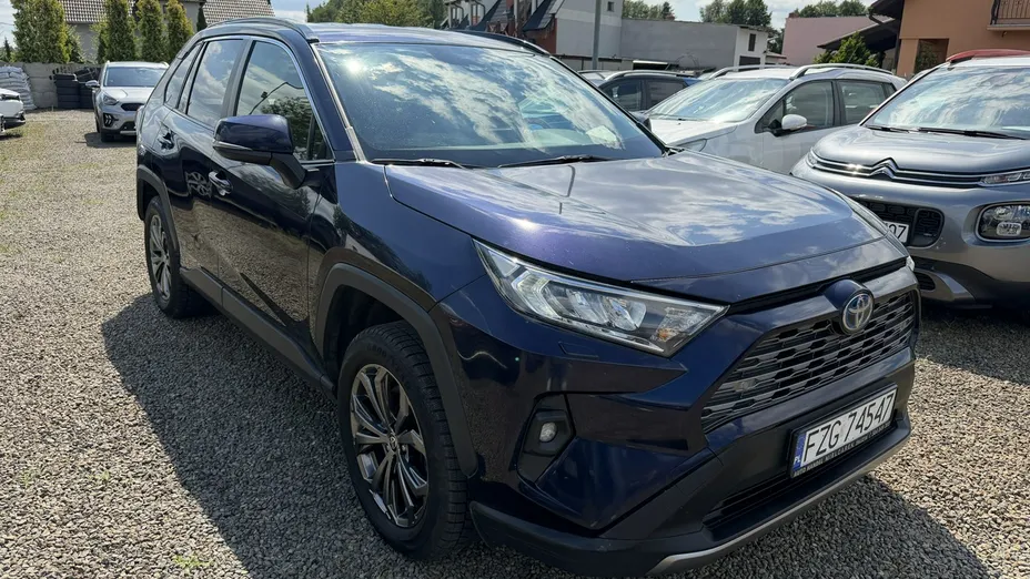 TOYOTA RAV4 -
