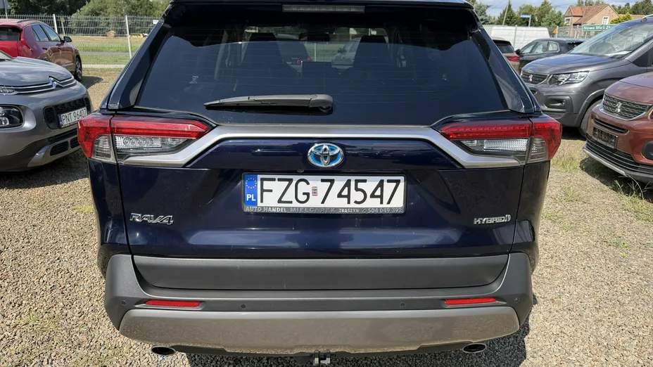 TOYOTA RAV4 -