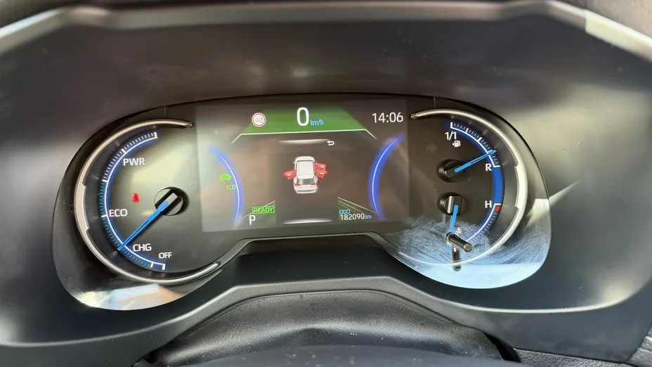 TOYOTA RAV4 -