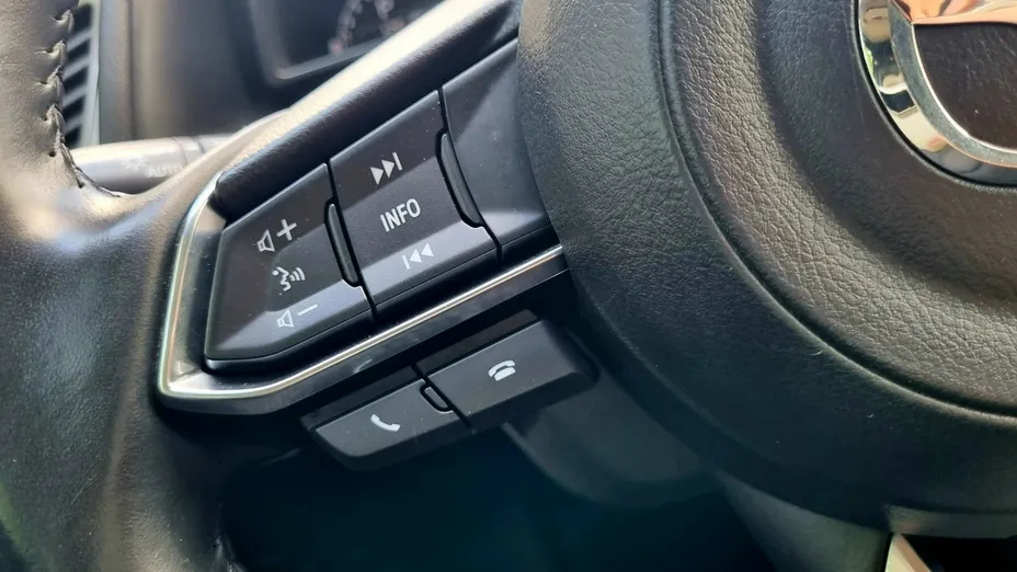 MAZDA 3 -