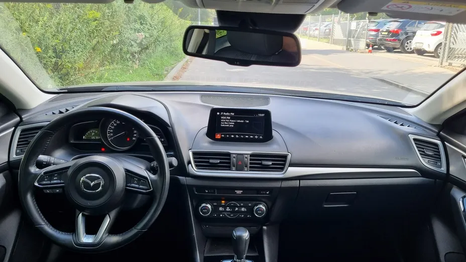 MAZDA 3 -