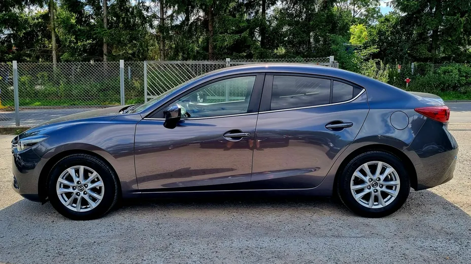 MAZDA 3 -