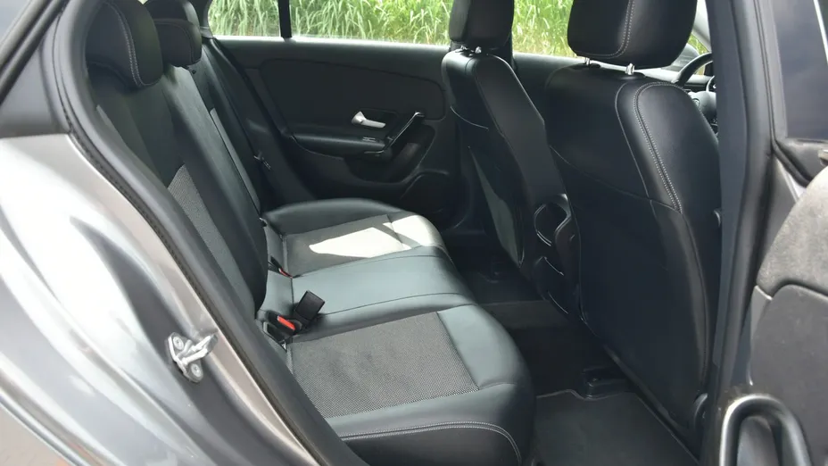 MERCEDES-BENZ CLA -