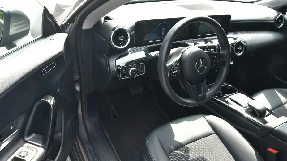 MERCEDES-BENZ CLA -