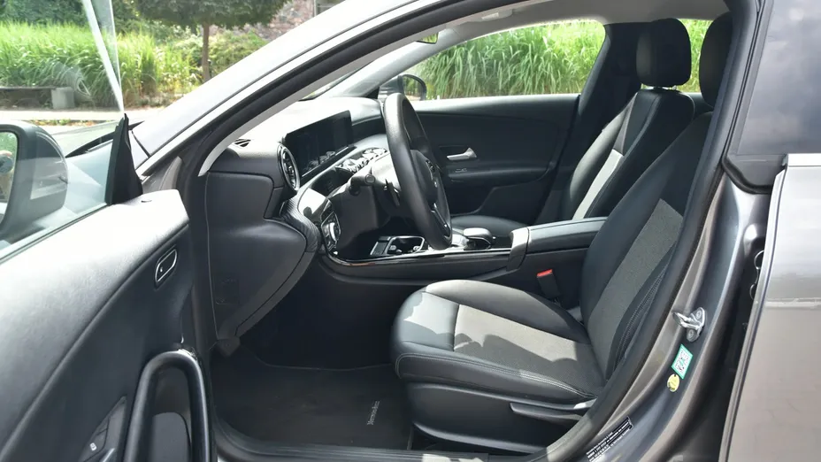 MERCEDES-BENZ CLA -