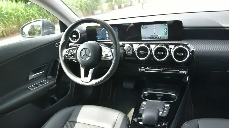 MERCEDES-BENZ CLA -