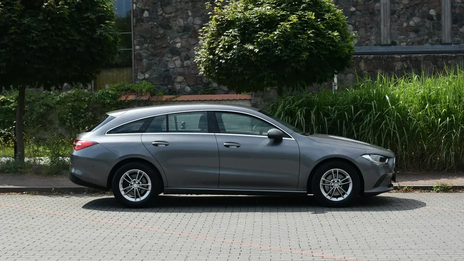 MERCEDES-BENZ CLA -