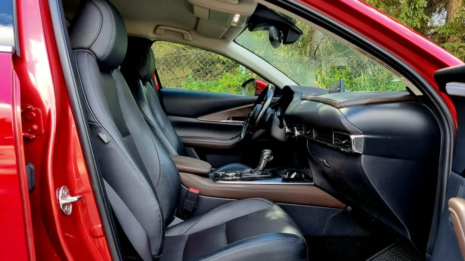 MAZDA CX-30 -