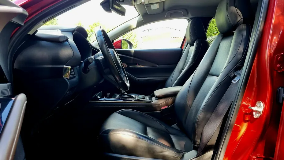 MAZDA CX-30 -