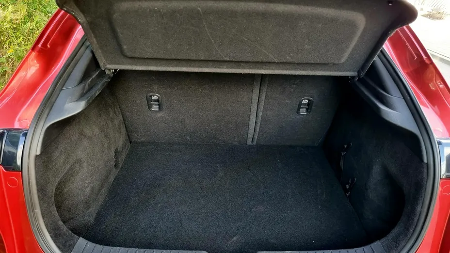MAZDA CX-30 -