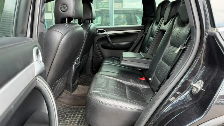 PORSCHE Cayenne -