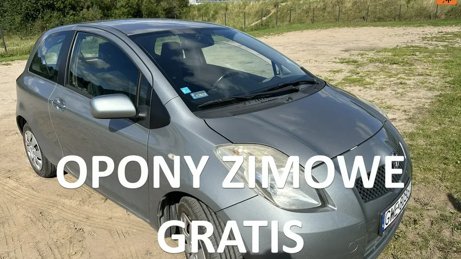 TOYOTA Yaris -