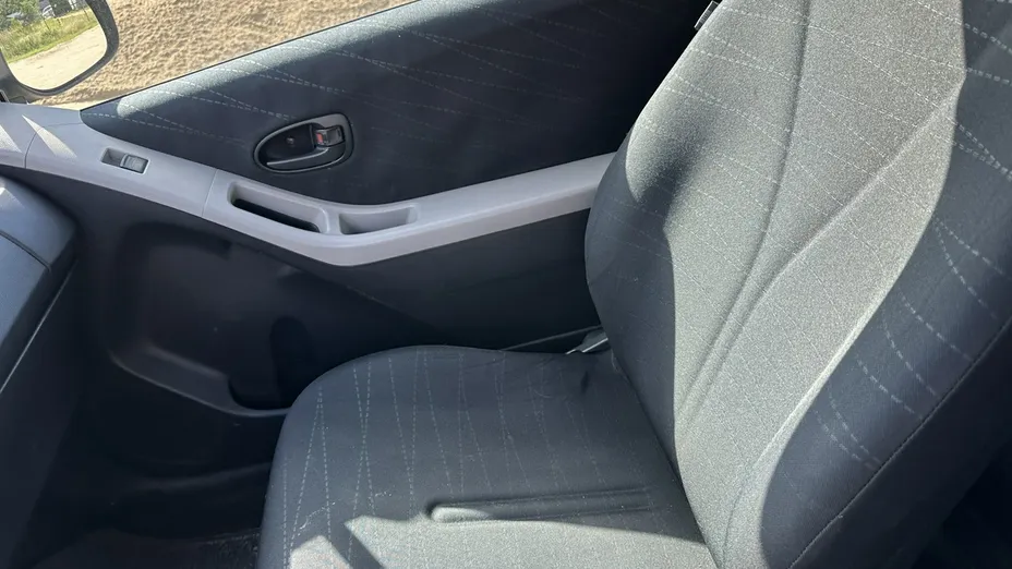 TOYOTA Yaris -