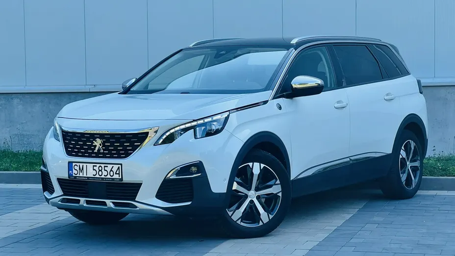 PEUGEOT 5008 -