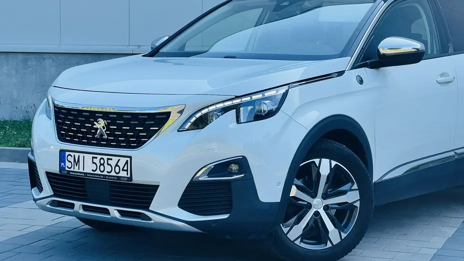 PEUGEOT 5008 -