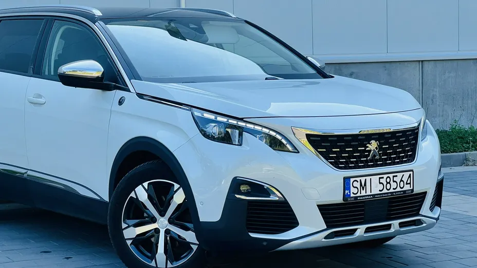 PEUGEOT 5008 -
