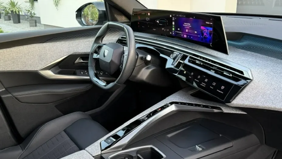 PEUGEOT 3008 -
