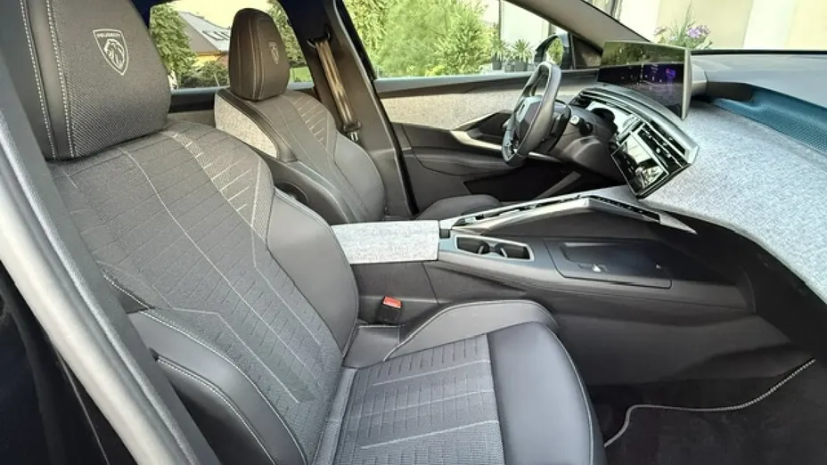 PEUGEOT 3008 -