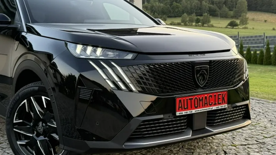 PEUGEOT 3008 -