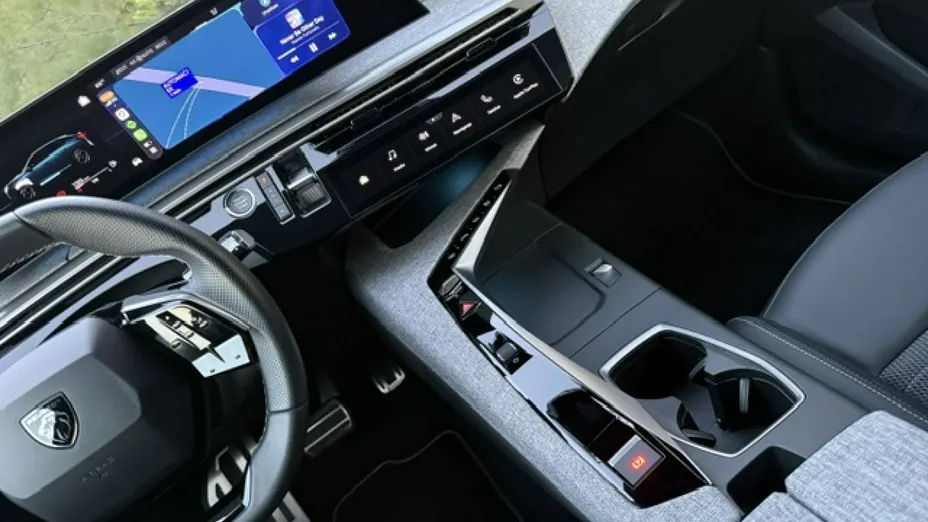 PEUGEOT 3008 -