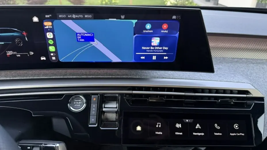 PEUGEOT 3008 -