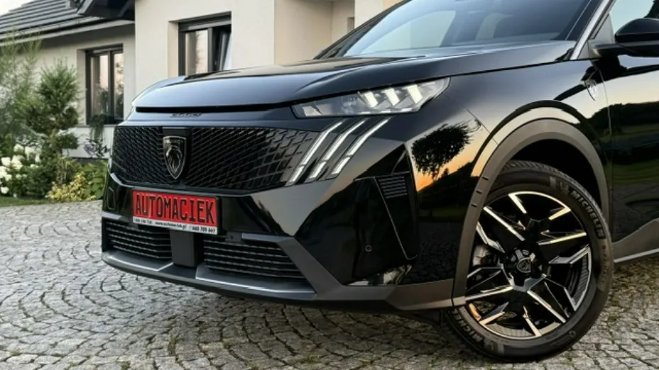 PEUGEOT 3008 -