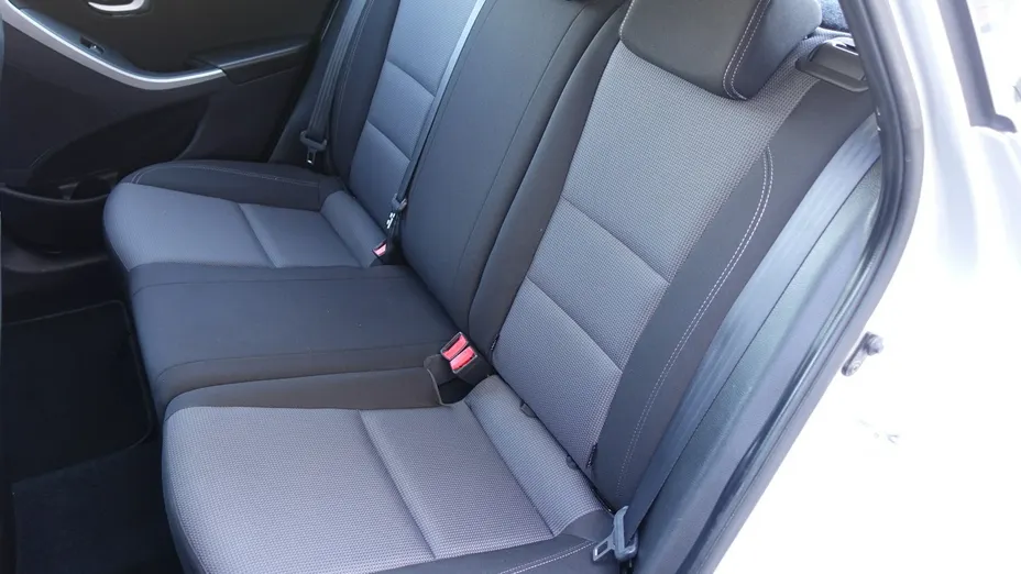 HYUNDAI i30 -
