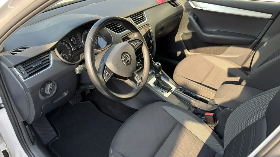 SKODA Octavia -