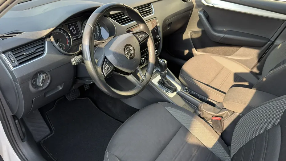 SKODA Octavia -