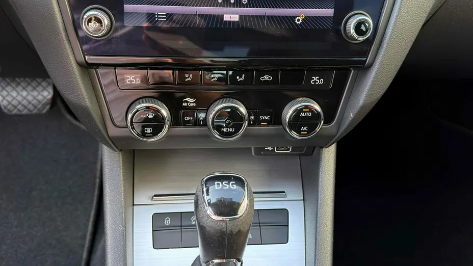 SKODA Octavia -