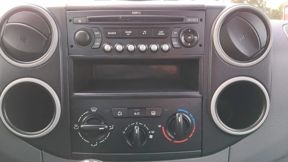 PEUGEOT Partner -
